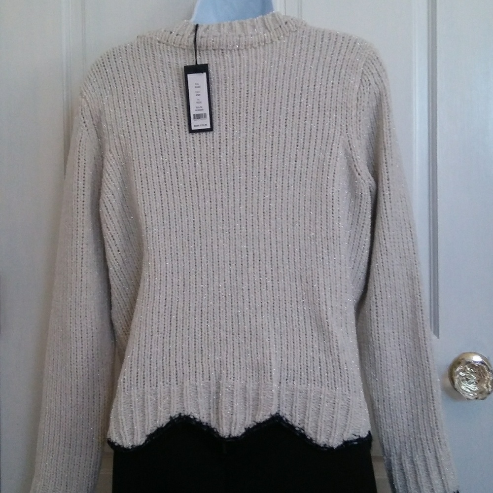 Romeo +Juliet sweater - Picture 2 of 2